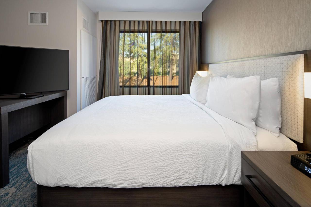 Residence Inn By Marriott Valencia Bagian luar foto