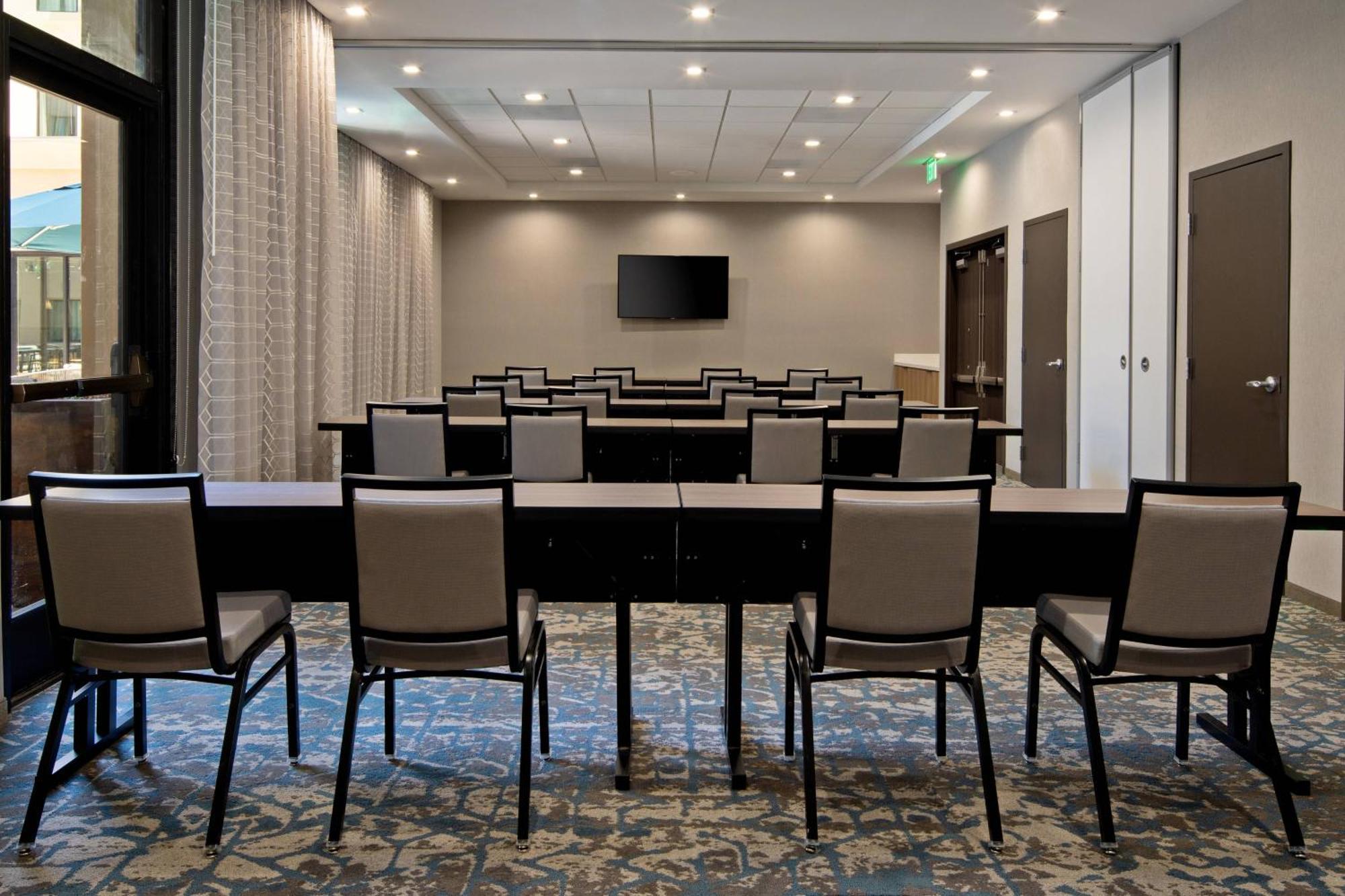 Residence Inn By Marriott Valencia Bagian luar foto
